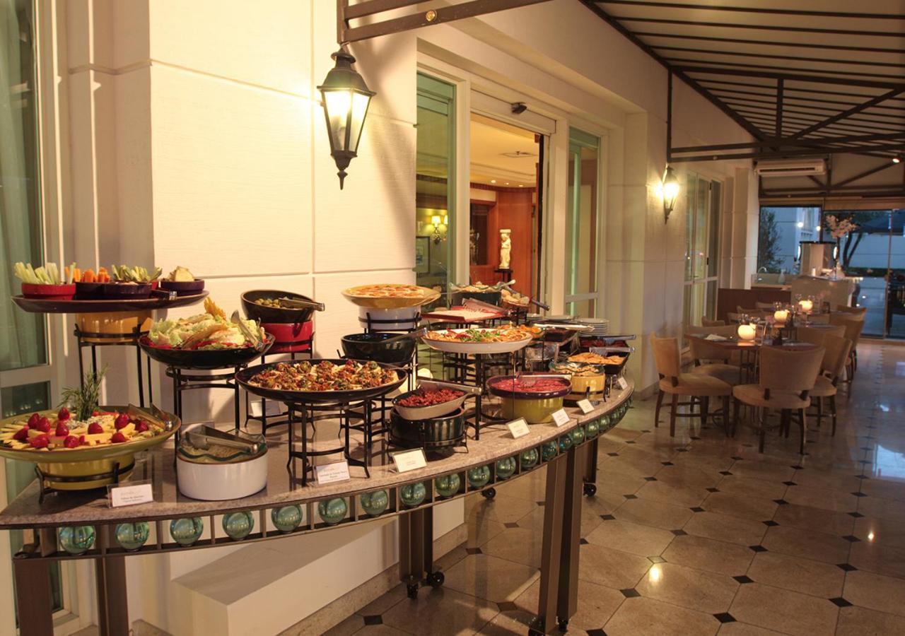 Gran Estanplaza Berrini Hotel Сао Паоло Екстериор снимка A buffet at a hotel