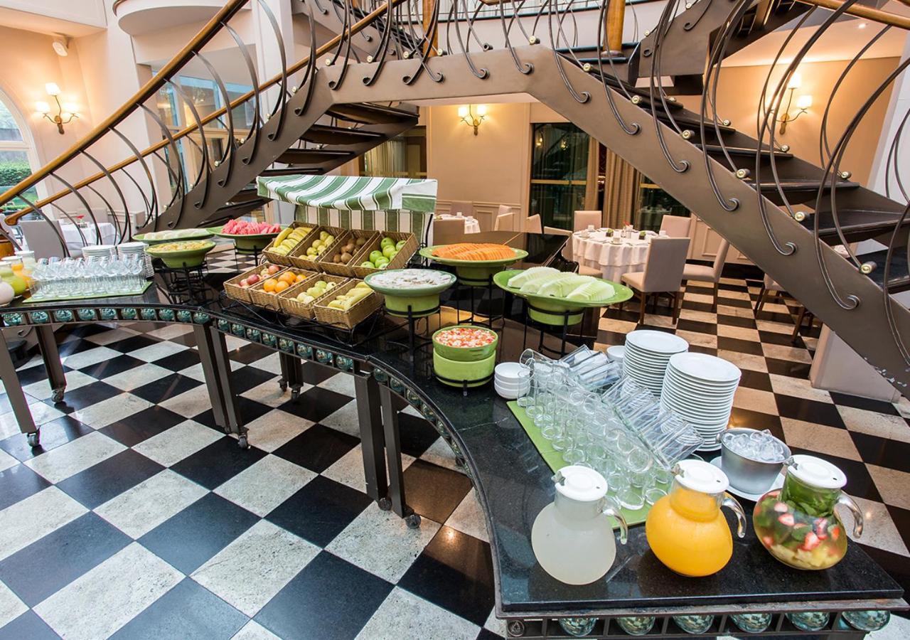 Gran Estanplaza Berrini Hotel Сао Паоло Екстериор снимка Breakfast buffet at a hotel
